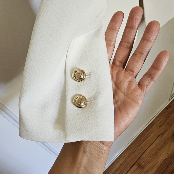 White Blazer - Picture 2 of 5